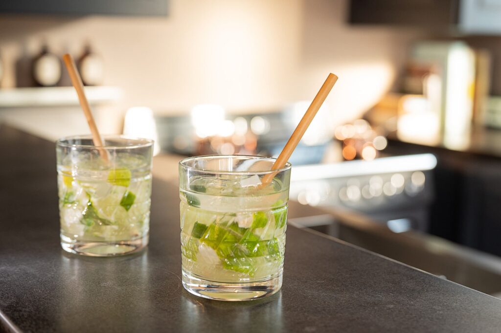 Table d'hote - Cocktail espace de vie - La Maison d'Yvonne - Oléron - Maison d'hôtes